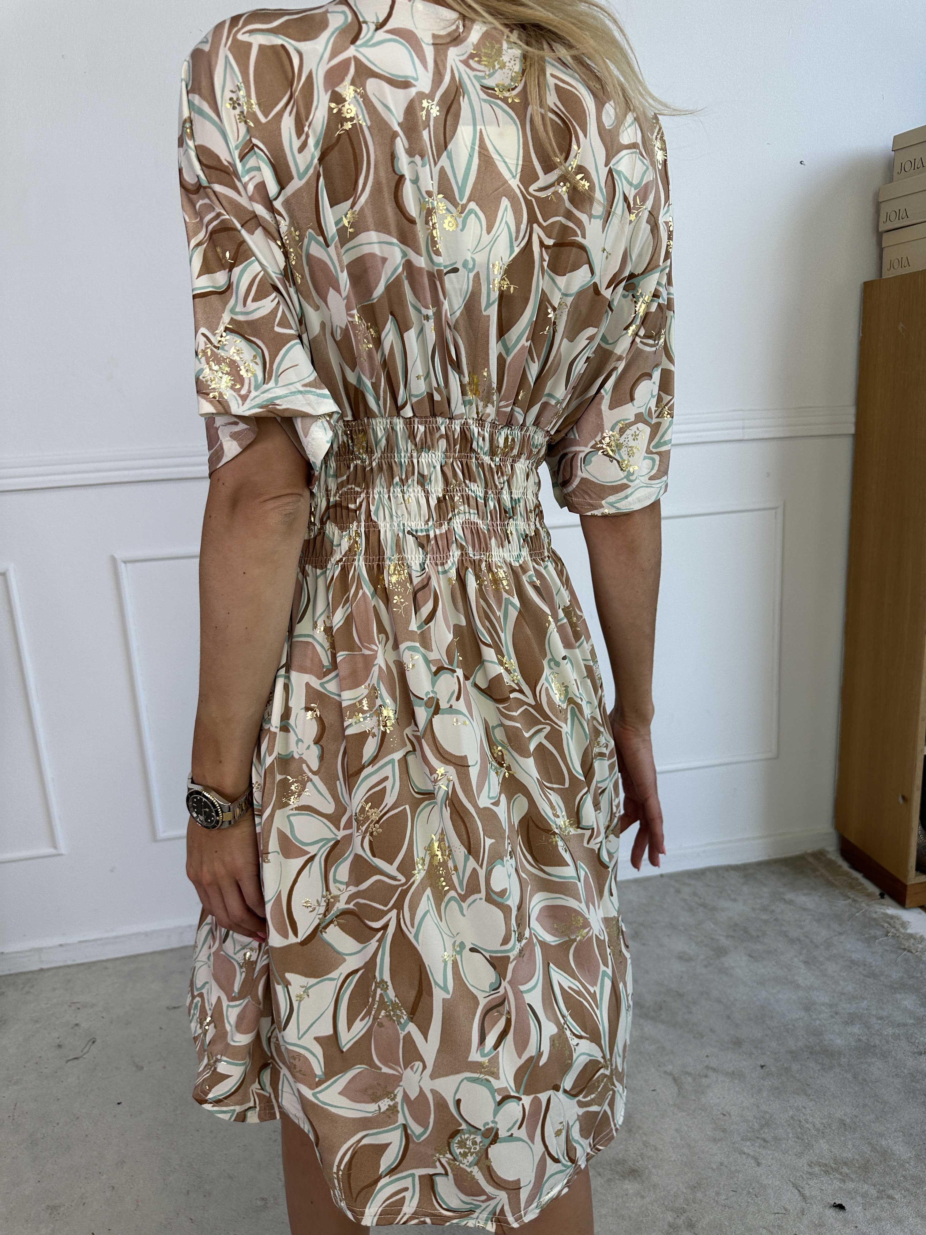 Pams Blossoming Short - Elastisk mønstret kjole med smock